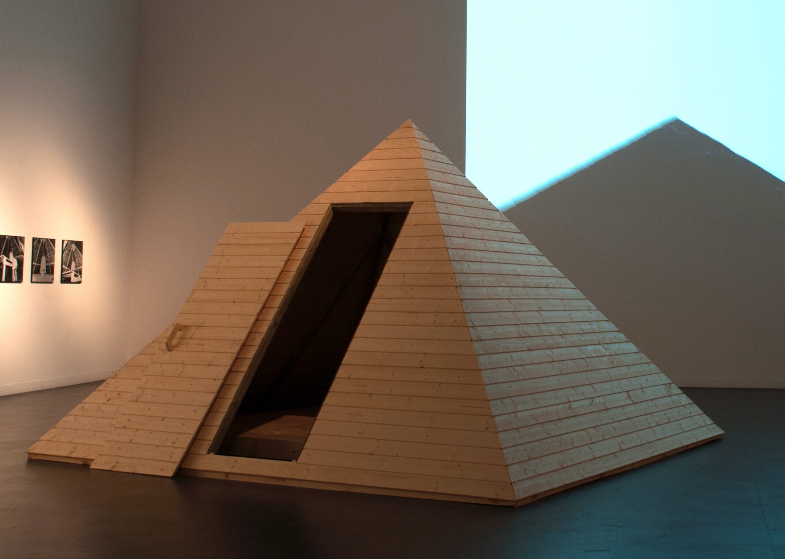 Natalia LL, Piramida, instalacja, 1979/2017