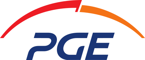 Na obrazku widnieje logo PGE z niebieskimi, stylizowanymi literami „PGE” oraz zakrzywionym, czerwono-pomarańczowym elementem nad tekstem na jasnoszarym tle.